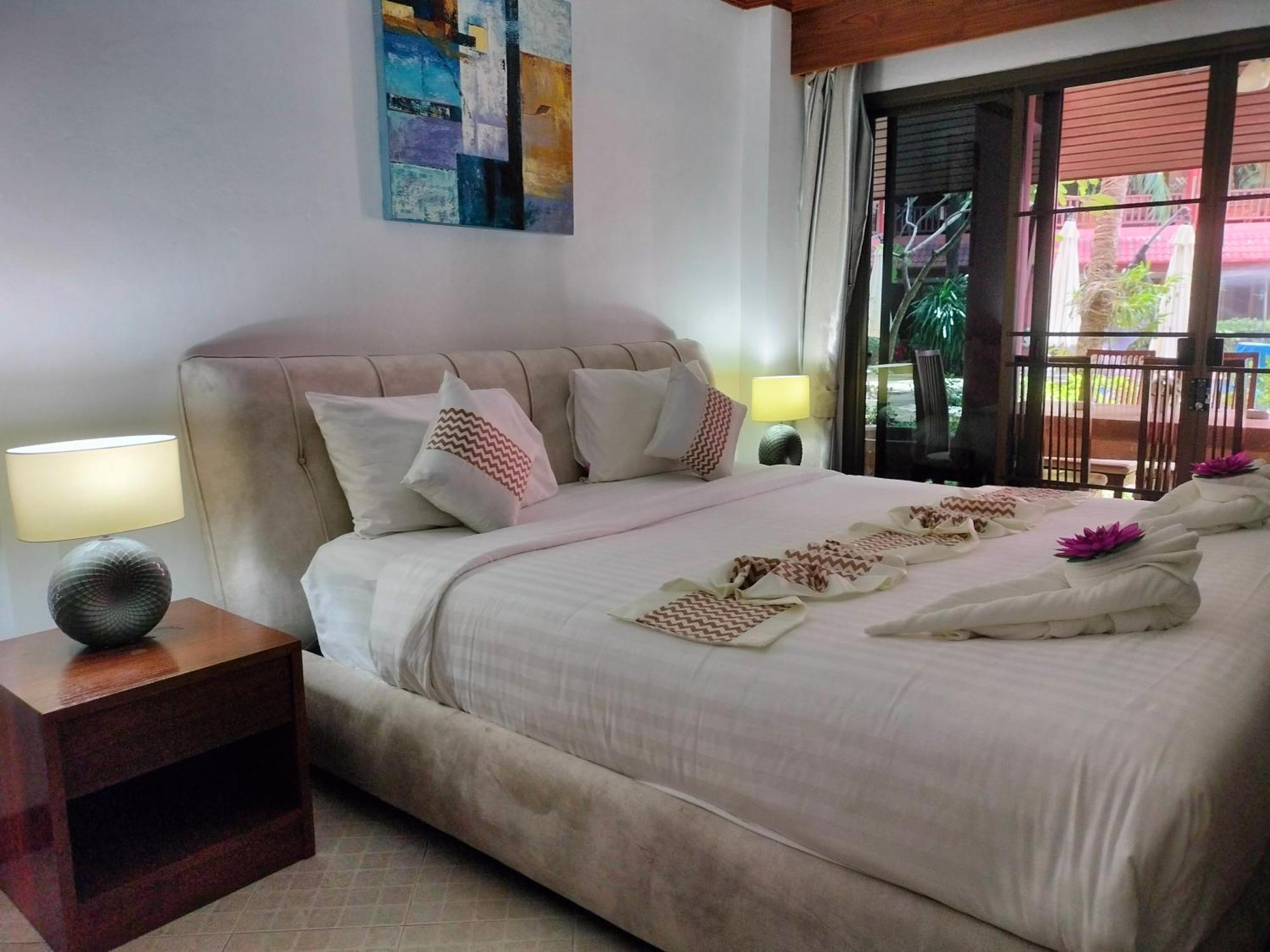 Sai Rougn Apartment Patong Eksteriør billede