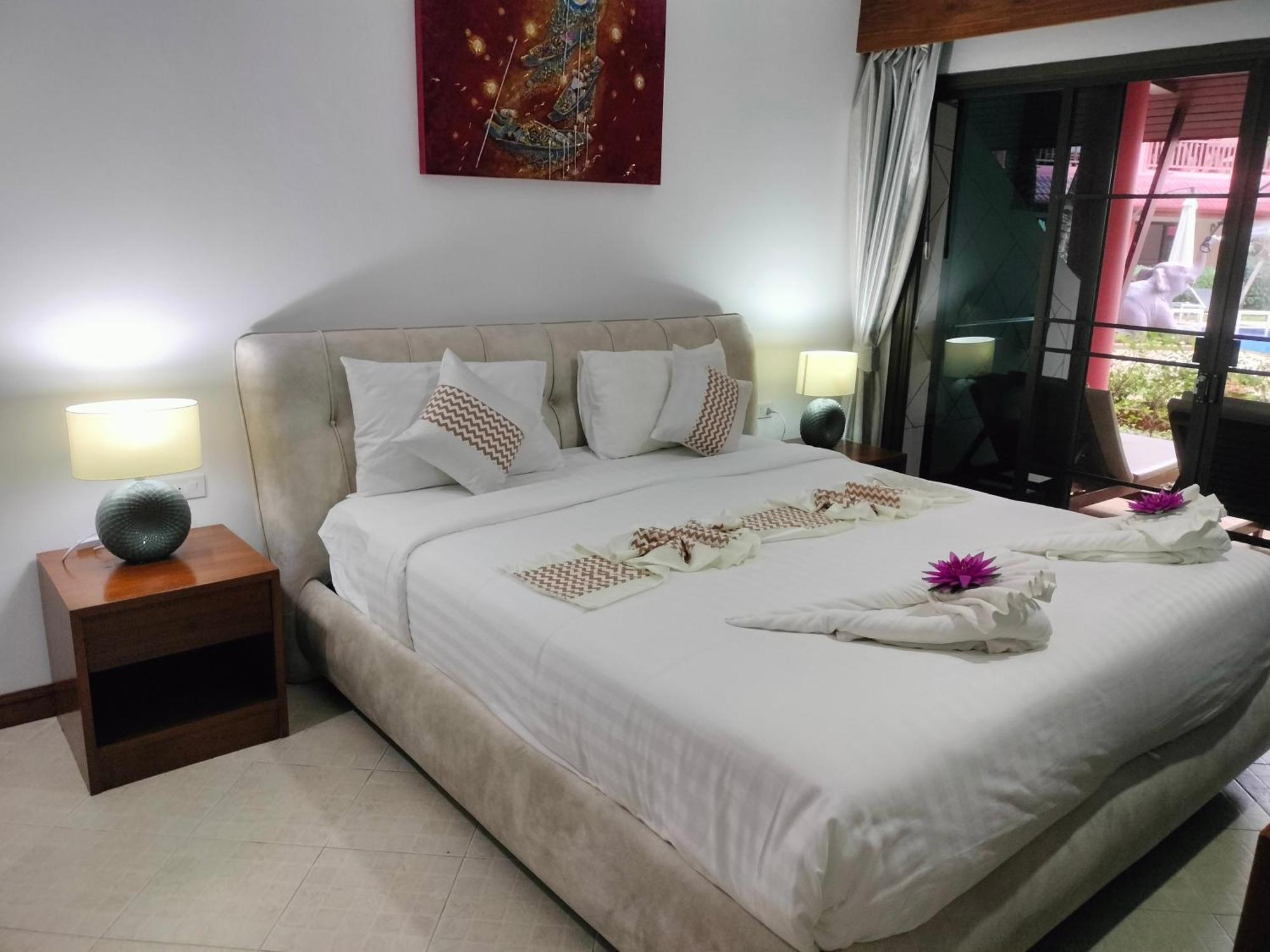 Sai Rougn Apartment Patong Eksteriør billede