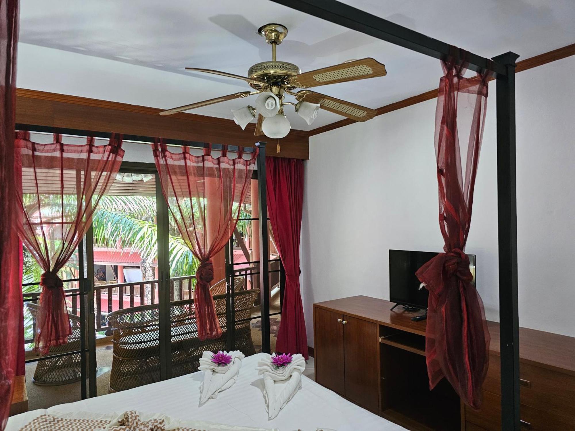 Sai Rougn Apartment Patong Eksteriør billede