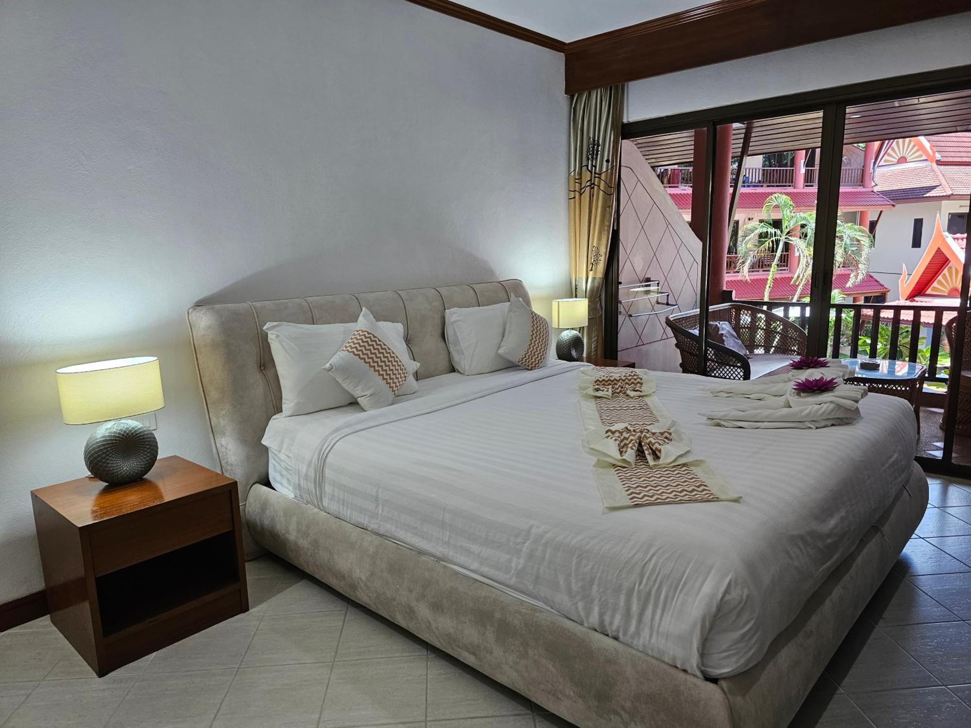Sai Rougn Apartment Patong Eksteriør billede