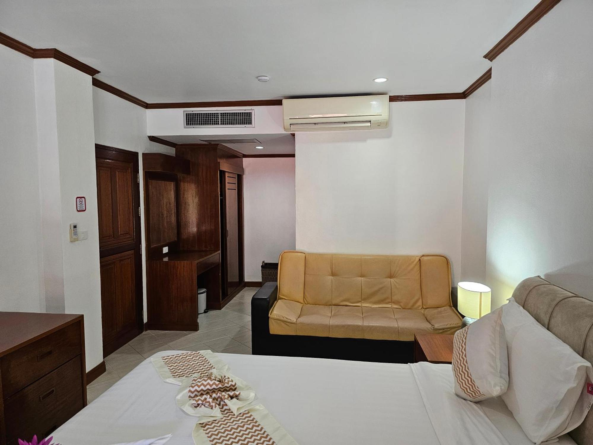 Sai Rougn Apartment Patong Eksteriør billede